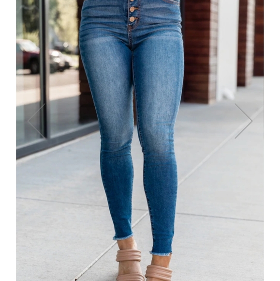 Pink lily Chelsie skinny jeans - Picture 1 of 8